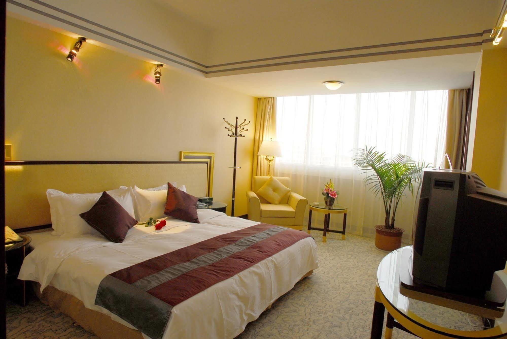 Kunming Zhongyu Hotel Exterior photo